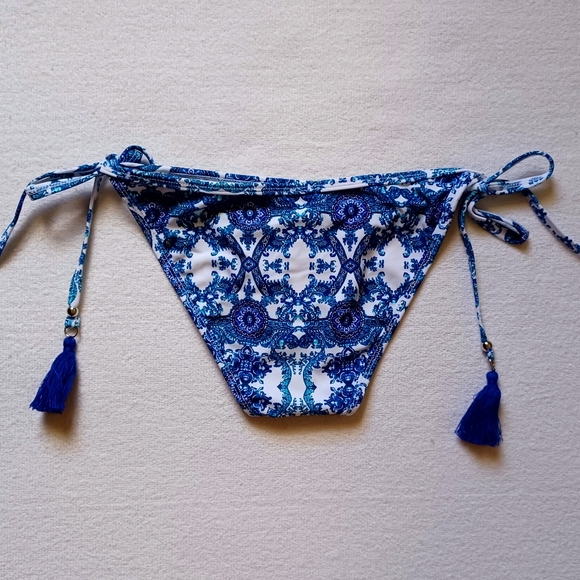 VENUS Enchantress Bikini Set, size 4 - Picture 13 of 15